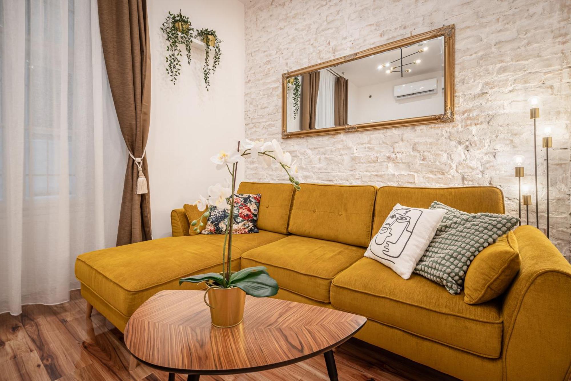 Architecture Fan'S Apartment Near Opera House Budapest Esterno foto